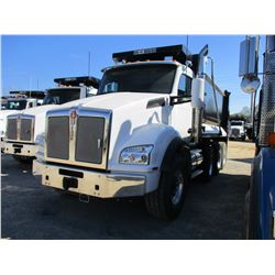 2018 KENWORTH T880 DUMP, VIN/SN:1NKZXPTX7JJ188580 - TRI-AXLE, 485 HP PACCAR MX13 ENGINE, ALLISON 450