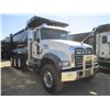 Image 2 : 2017 MACK GU713 DUMP, VIN/SN:1M2AX07C1HM036554 - TRI-AXLE, 455 HP MACK MP8 ENGINE, ALLSION 4500 RDS