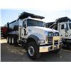 Image 2 : 2017 MACK GU713 DUMP, VIN/SN:1M2AX07C3HM036507 - TRI-AXLE, 455 HP MACK MP8 ENGINE, ALLISON 4500 RDS