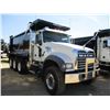 Image 2 : 2017 MACK GU713 DUMP, VIN/SN:1M2AX07CXHM036486 - TRI-AXLE, 455 HP MACK MP8 ENGINE, ALLISON 4500 RDS