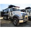Image 2 : 2017 MACK GU713 DUMP, VIN/SN:1M2AX07C3HM036555 - TRI-AXLE, 455 HP MACK MP8 ENGINE, ALLISON 4500 RDS