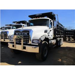 2018 MACK GU713 DUMP, VIN/SN:1M2AX07C6JM037110 - TRI-AXLE, 455 HP MACK MP8 ENGINE, MACK T310M 10 SPE