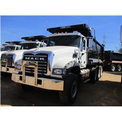2017 MACK GU713 DUMP, VIN/SN:1M2AX07C0HM036481 - TRI-AXLE, 455 HP MACK MP8 ENGINE, ALLISON 4500 RDS