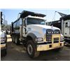 Image 2 : 2017 MACK GU713 DUMP, VIN/SN:1M2AX07C0HM036481 - TRI-AXLE, 455 HP MACK MP8 ENGINE, ALLISON 4500 RDS