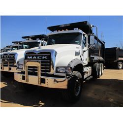 2017 MACK GU713 DUMP, VIN/SN:1M2AX07C3HM036488 - TRI-AXLE, 455 HP MACK MP8 ENGINE, ALLISON 4500 RDS