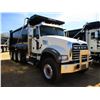 Image 2 : 2017 MACK GU713 DUMP, VIN/SN:1M2AX07C9HM061430 - TRI-AXLE, 455 HP MACK MP8 ENGINE, ALLISON 4500 RDS