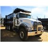 Image 2 : 2017 MACK GU713 DUMP, VIN/SN:1M2AX07CXHM036505 - TRI-AXLE, 455 HP MACK MP8 ENGINE, ALLISON 4500 RDS