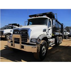 2017 MACK GU713 DUMP, VIN/SN:1M2AX07C7HM034680 - TRI-AXLE, 455 HP MACK MP8 ENGINE, MACK T310M 10 SPE