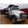 Image 2 : 2018 MACK GU713 DUMP, VIN/SN:1M2AX07C0JM037104 - TRI-AXLE, 455 HP MACK MP8 ENGINE, MACK T310M 10 SPE