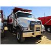 Image 2 : 2017 MACK GU713 DUMP, VIN/SN:1M2AX07C7HM036591 - TRI-AXLE, 455 HP MACK MP8 ENGINE, ALLISON 4500 RDS