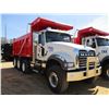 Image 2 : 2017 MACK GU713 DUMP, VIN/SN:1M2AX07C2HM036580 - TRI-AXLE, 455 HP MACK MP8 ENGINE, ALLISON 4500 RDS