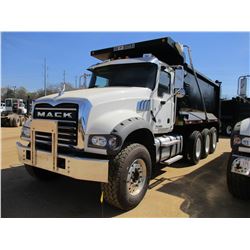 2017 MACK GU713 DUMP, VIN/SN:1M2AX07C3HM061441 - TRI-AXLE, 455 HP MACK MP8 ENGINE, ALLISON 4500 RDS