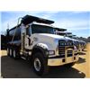 Image 2 : 2017 MACK GU713 DUMP, VIN/SN:1M2AX07C3HM061441 - TRI-AXLE, 455 HP MACK MP8 ENGINE, ALLISON 4500 RDS