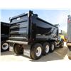 Image 3 : 2017 MACK GU713 DUMP, VIN/SN:1M2AX07C3HM036572 - TRI-AXLE, 455 HP MACK MP8 ENGINE, ALLISON 4500 RDS