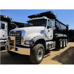 2017 MACK GU713 DUMP, VIN/SN:1M2AX07C1HM036571 - TRI-AXLE, 455 HP MACK MP8 ENGINE, ALLISON 4500 RDS