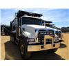 Image 2 : 2018 MACK GU713 DUMP, VIN/SN:1M2AX07C7JM037102 -TRI-AXLE, 455 HP MACK MP8 ENGINE, MACK T310M 10 SPEE