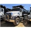 Image 1 : 2018 MACK GU713 DUMP, VIN/SN:1M2AX07C6JM037091 -TRI-AXLE, 455 HP MACK MP8 ENGINE, MACK T310M 10 SPEE