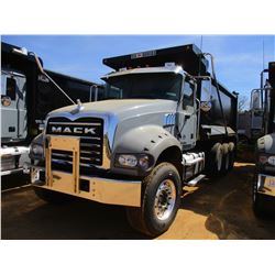2017 MACK GU713 DUMP, VIN/SN:1M2AX07C4HM061416 - TRI-AXLE, 455 HP MACK MP8 ENGINE, ALLISON 4500 RDS
