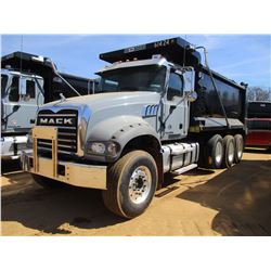 2017 MACK GU713 DUMP, VIN/SN:1M2AX07C3HM061424 - TRI-AXLE, 455 HP MACK MP8 ENGINE, ALLISON 4500 RDS