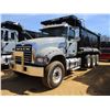 Image 1 : 2017 MACK GU713 DUMP, VIN/SN:1M2AX07C3HM061424 - TRI-AXLE, 455 HP MACK MP8 ENGINE, ALLISON 4500 RDS