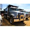 Image 2 : 2017 MACK GU713 DUMP, VIN/SN:1M2AX07C3HM061424 - TRI-AXLE, 455 HP MACK MP8 ENGINE, ALLISON 4500 RDS
