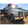 Image 2 : 2017 MACK GU713 DUMP, VIN/SN:1M2AX07C3HM061410 - TRI-AXLE, 455 HP MACK MP8 ENGINE, ALLISON 4500 RDS