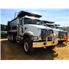 Image 2 : 2017 MACK GU713 DUMP, VIN/SN:1M2AX07C1HM036568 - TRI-AXLE, 455 HP MACK MP8 ENGINE, ALLISON 4500 RDS