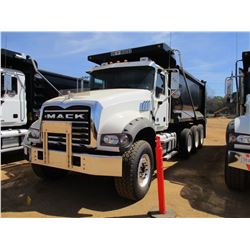 2017 MACK GU713 DUMP, VIN/SN:1M2AX07C0HM061431 - TRI-AXLE, 455 HP MACK MP8 ENGINE, ALLISON 4500 RDS
