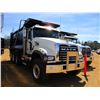 Image 2 : 2017 MACK GU713 DUMP, VIN/SN:1M2AX07C0HM061431 - TRI-AXLE, 455 HP MACK MP8 ENGINE, ALLISON 4500 RDS