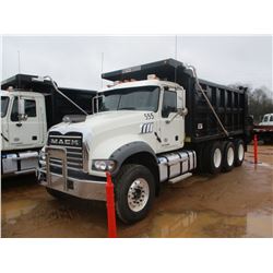 2017 MACK GU713 DUMP, VIN/SN:1M2AX07C7HM061412 - TRI-AXLE, 455 HP MACK MP8 ENGINE, ALLISON 4500 RDS