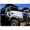 Image 2 : 2017 MACK GU713 DUMP, VIN/SN:1M2AX07C8HM036566 - TRI-AXLE, 455 HP MACK MP8 ENGINE, ALLISON 4500 RDS