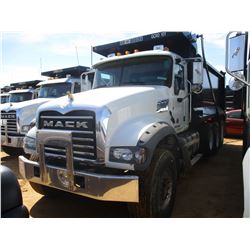 2018 MACK GU713 DUMP, VIN/SN:1M2AX07C8JM037092 - TRI-AXLE, 455 HP MACK MP8 ENGINE, MACK T310M 10 SPE