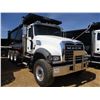 Image 2 : 2017 MACK GU713 DUMP, VIN/SN:1M2AX07C8HM036549 - TRI-AXLE, 455 HP MACK MP8 ENGINE, ALLISON 4500 RDS