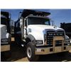 Image 2 : 2017 MACK GU713 DUMP, VIN/SN:1M2AX07C4HM061433 - TRI-AXLE, 455 HP MACK MP8 ENGINE, ALLISON 4500 RDS