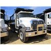 Image 2 : 2018 MACK GU713 DUMP, VIN/SN:1M2AX07C8JM037111 - TRI-AXLE, 455 HP MACK MP8 ENGINE, MACK T310M 10 SPE
