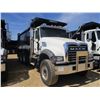 Image 2 : 2017 MACK GU713 DUMP, VIN/SN:1M2AX07C1HM036487 - TRI-AXLE, 455 HP MACK MP8 ENGINE, ALLISON 4500 RDS
