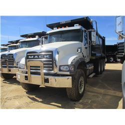 2017 MACK GU713 DUMP, VIN/SN:1M2AX07C3HM036510 - TRI-AXLE, 455 HP MACK MP8 ENGINE, ALLISON 4500 RDS