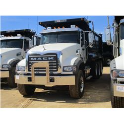 2017 MACK GU713 DUMP, VIN/SN:1M2AX07C6HM036551 - TRI-AXLE, 455 HP MACK MP8 ENGINE, ALLISON 4500 RDS