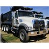 Image 2 : 2017 MACK GU713 DUMP, VIN/SN:1M2AX07C1HM036604 - TRI-AXLE, 455 HP MACK MP8 ENGINE, ALLISON 4500 RDS