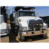 Image 2 : 2017 MACK GU713 DUMP, VIN/SN:1M2AX07CXHM061436 - TRI-AXLE, 455 HP MACK MP8 ENGINE, ALLISON 4500 RDS