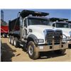 Image 2 : 2017 MACK GU713 DUMP, VIN/SN:1M2AX07C2HM061429 - TRI-AXLE, 455 HP MACK MP8 ENGINE, ALLISON 4500 RDS