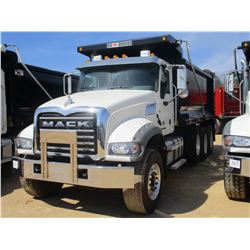 2017 MACK GU713 DUMP, VIN/SN:1M2AX07C1HM061437 - TRI-AXLE, 455 HP MACK MP8 ENGINE, ALLISON 4500 RDS