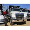 Image 2 : 2017 MACK GU713 DUMP, VIN/SN:1M2AX07C3HM061438 - TRI-AXLE, 455 HP MACK MP8 ENGINE, ALLISON 4500 RDS