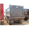 Image 4 : 2017 MACK GU713 DUMP, VIN/SN:1M2AX07C4HM036502 - TRI-AXLE, 455 HP MACK MP8 ENGINE, ALLISON 4500 RDS