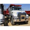 Image 2 : 2017 MACK GU713 DUMP, VIN/SN:1M2AX07C5HM036492 - T/A, 455 HP MACK MP8 ENGINE, ALLISON 4500 RDS A/T,