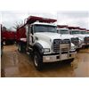 Image 2 : 2017 MACK GU713 DUMP, VIN/SN:1M2AX07C7HM036493 - T/A, 455 HP MACK MP8 ENGINE, ALLISON 4500 RDS A/T,