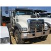 Image 2 : 2017 MACK GU713 CAB & CHASSIS, VIN/SN:1M2AX07CXHM061419 - T/A, 455 HP MACK MP8 ENGINE, ALLSON 4500 R