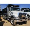 Image 2 : 2017 MACK GU713 DUMP, VIN/SN:1M2AX07C4HM061450 - TRI-AXLE, 455 HP MACK MP8 ENGINE, ALLISON 4500 RDS