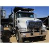 Image 2 : 2017 MACK GU713 DUMP, VIN/SN:1M2AX07CXGM060320 - TRI-AXLE, 455 HP MACK MP8 ENGINE, ALLISON 4500 RDS