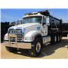 Image 1 : 2016 MACK CU713 DUMP, VIN/SN:1M2AX09C5GM027352 - TRI AXLE, 415 HP MACK MPH415C DIESEL ENGINE, ALLISO